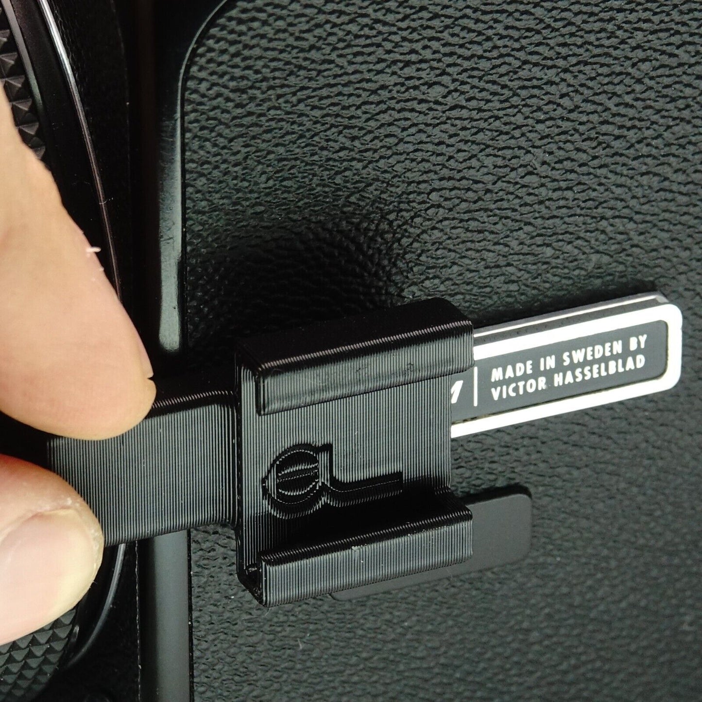 Blitzschuhadapter für Hasselblad 500C/M & T-Rail Kameras (ISO Kaltschuh)