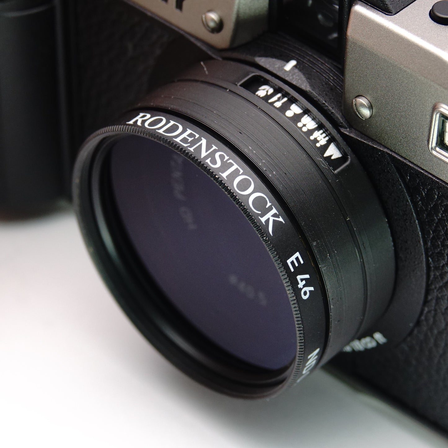 Gegenlichtblende mit Focus Tab & 46mm Gewinde für Pentax 17