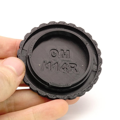 Copriobiettivo per fotocamere Olympus OM (OM-1, OM-2, OM-4, OM-10)
